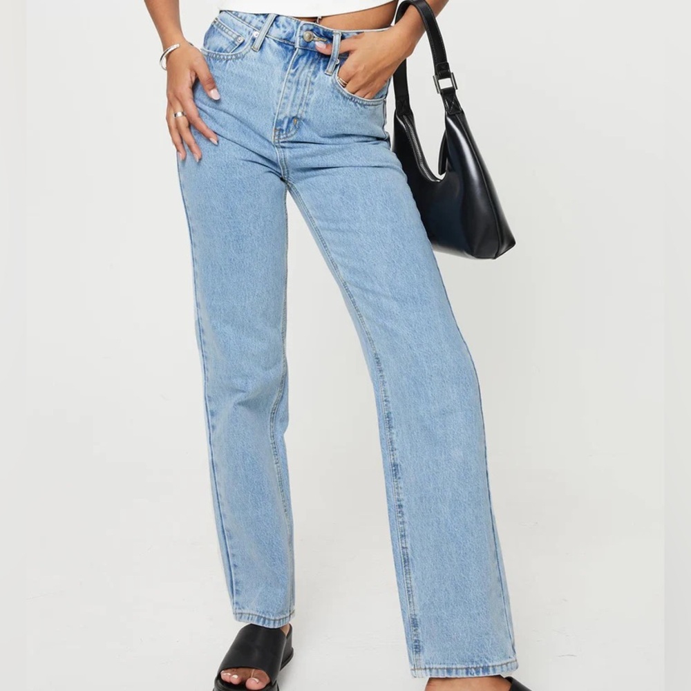 Princess Polly light wash straight leg Jean size 2